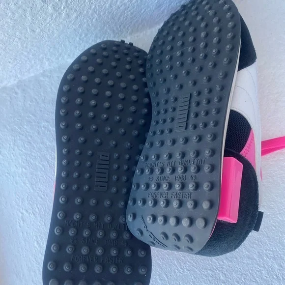 Black, white and hot pink Puma Sneakers - Picture 6 of 6